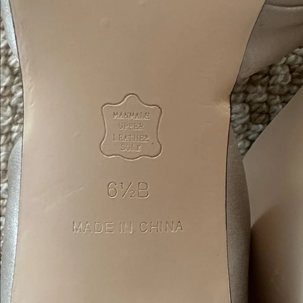 NEW Caparros Platinum Silk 3” Metallic Peep Toe Heels